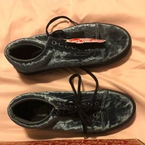 OLD SKOOL (VELVET VANS)